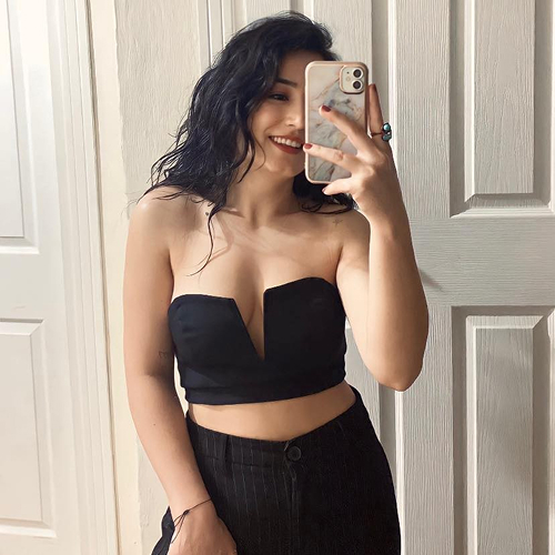 Pınar, 28
